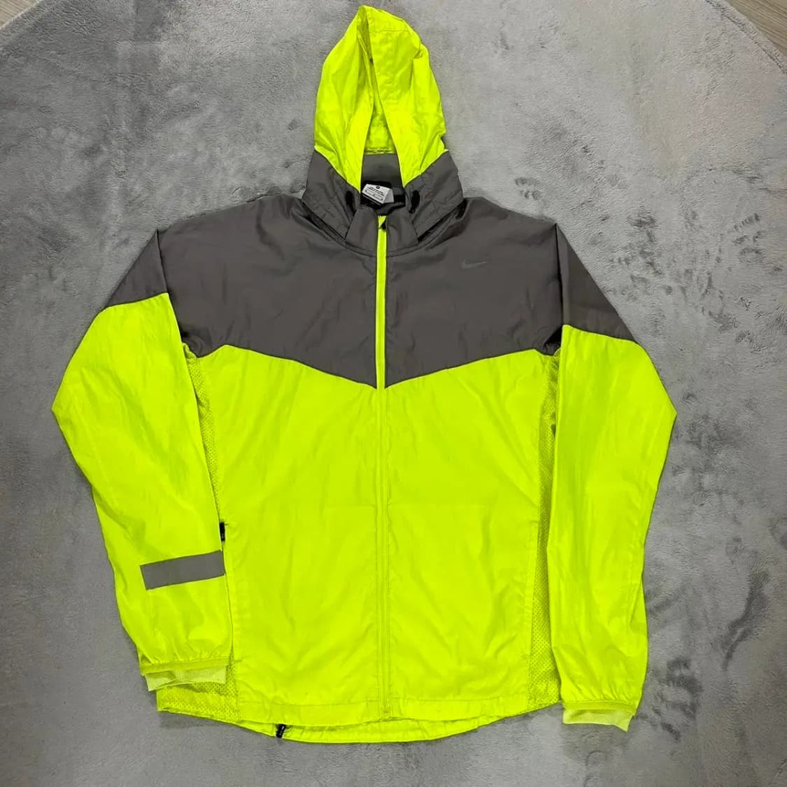 나이키 러닝 바람막이 M 상품이미지2