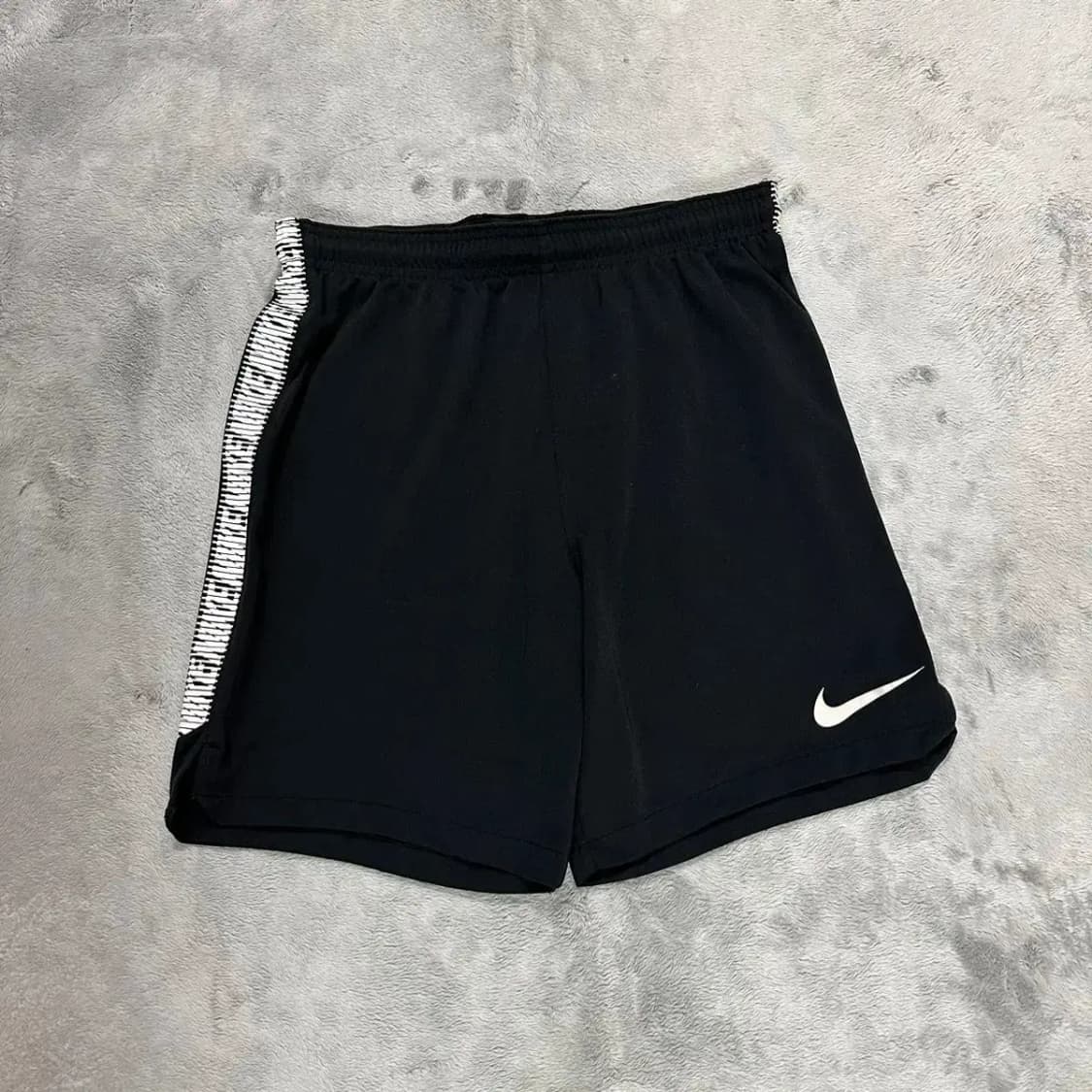 나이키 트레이닝 반바지 M 상품이미지2
