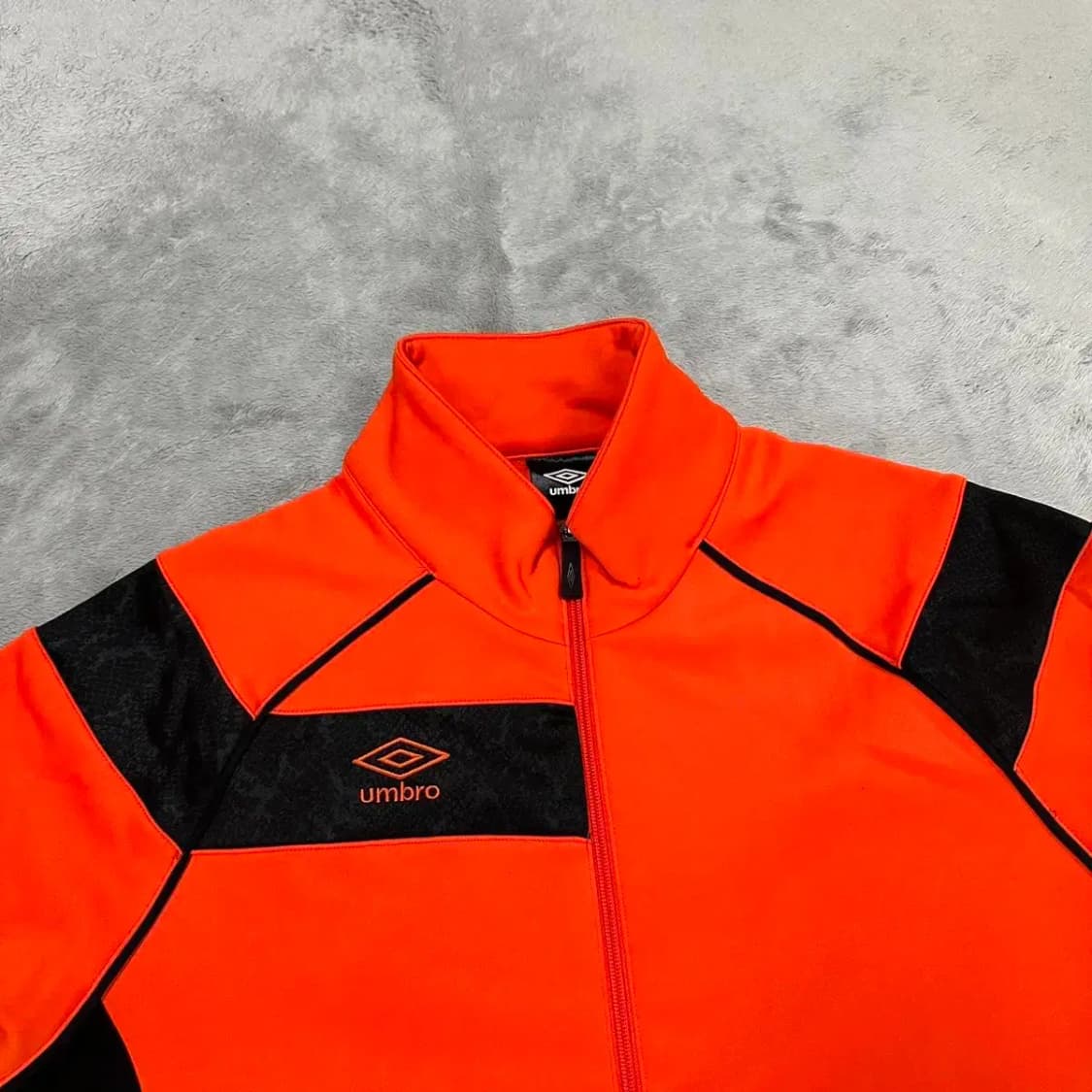 엄브로 트레이닝 집업 100 상품이미지3