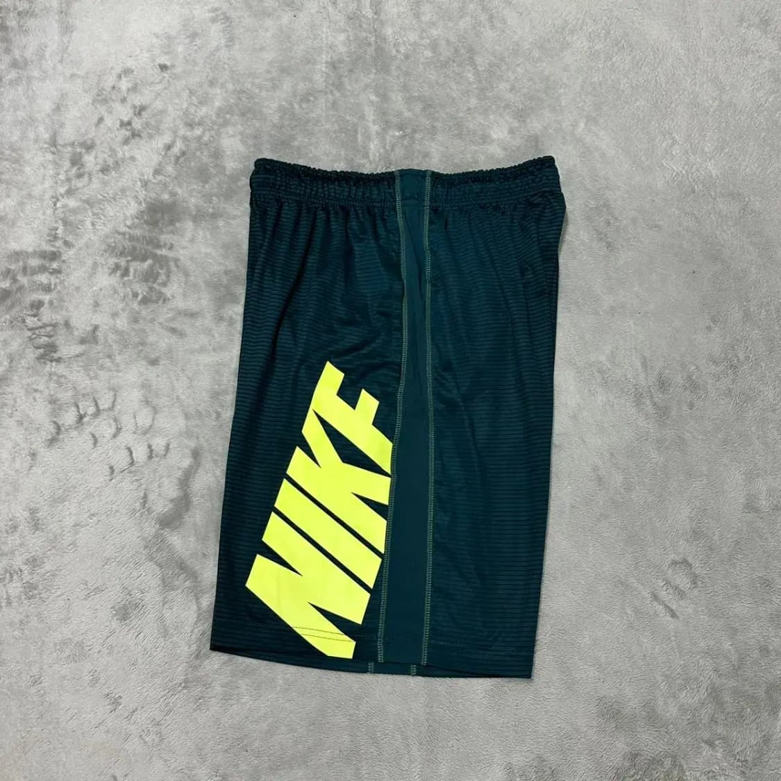 나이키 트레이닝 밴딩 반바지 M 상품이미지2