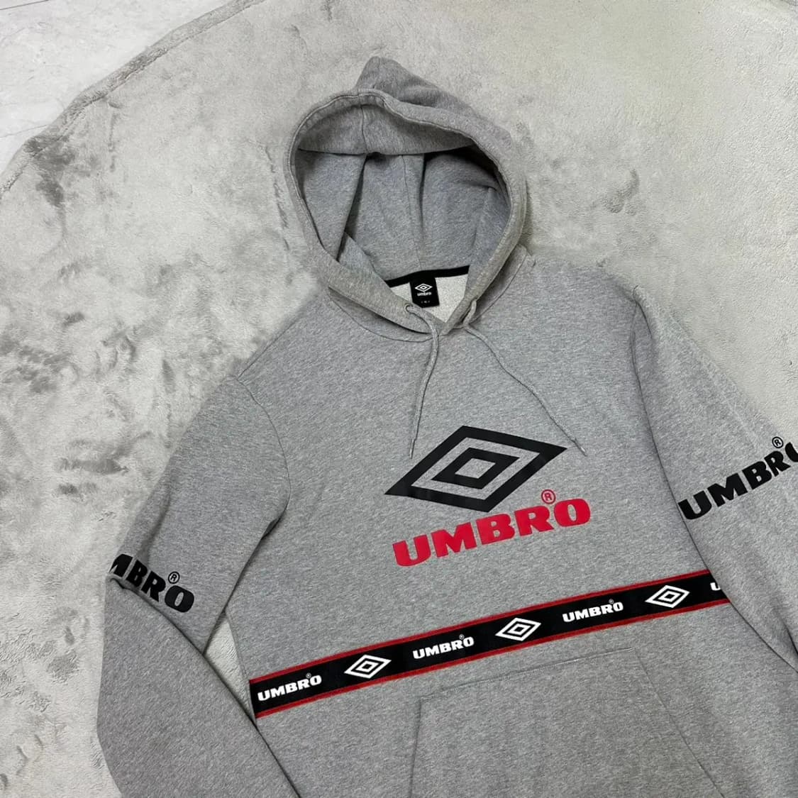 엄브로 빅로고 후드티 M 상품이미지3