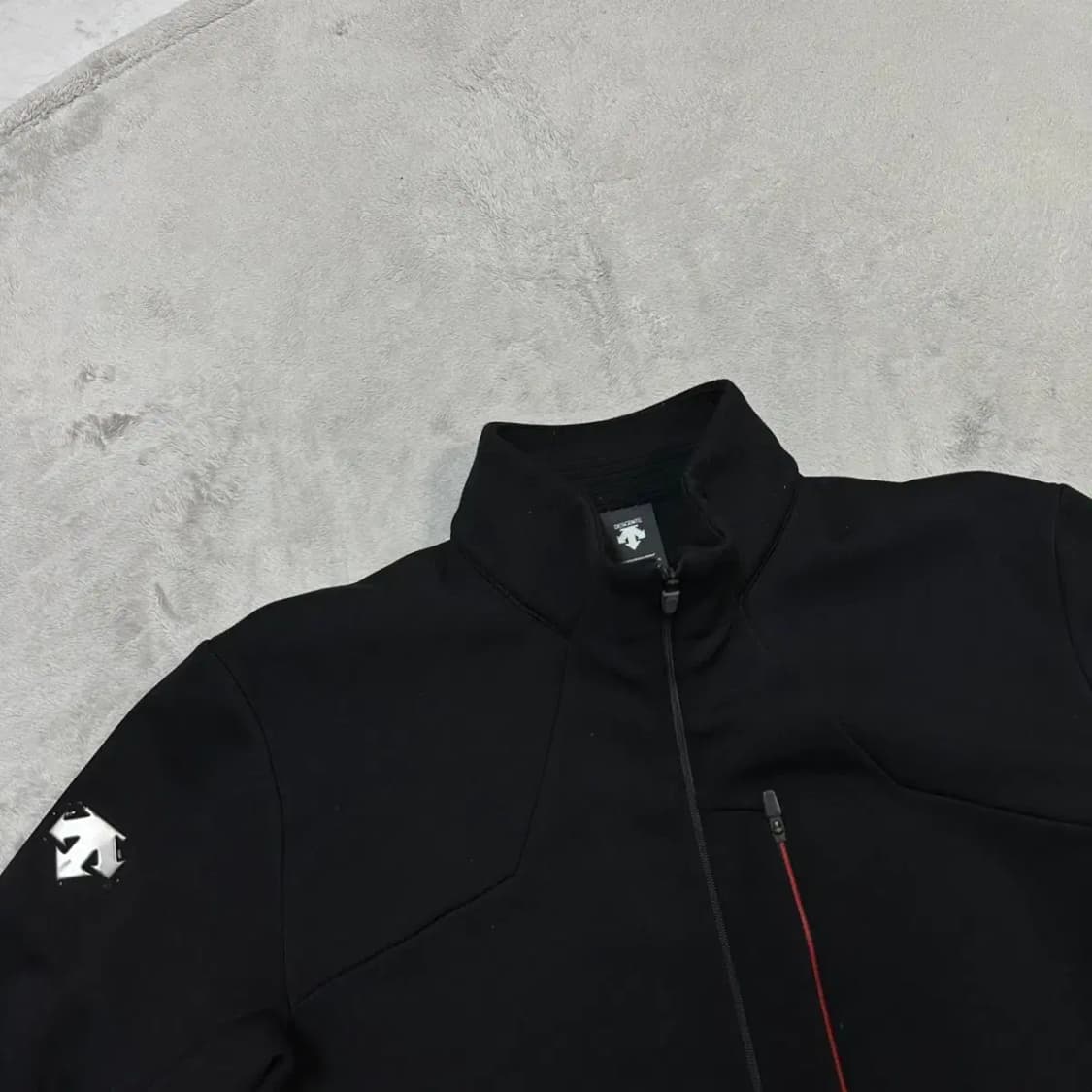 데상트 트레이닝 집업 L 상품이미지3