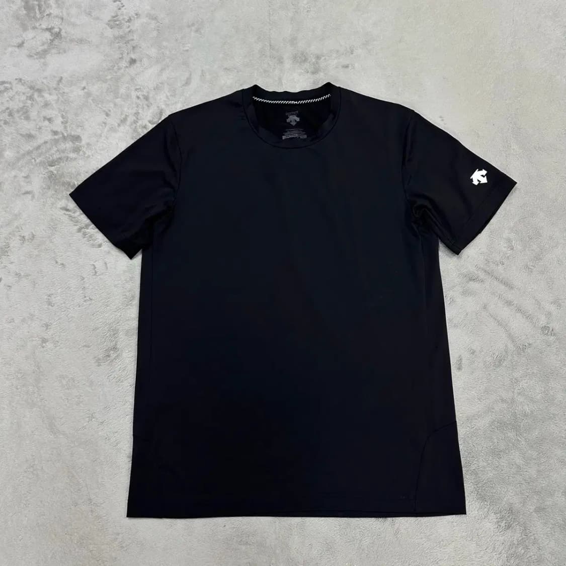 데상트 기능성 반팔 M 상품이미지2