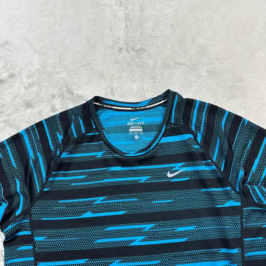 나이키 러닝 기능성 반팔 M 상품이미지3