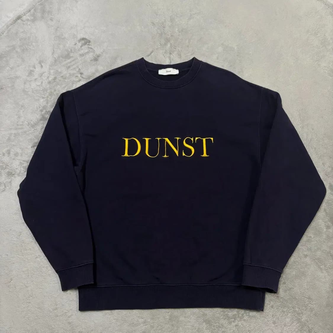 던스트 라운드 맨투맨 M (네이비 색상) 상품이미지2