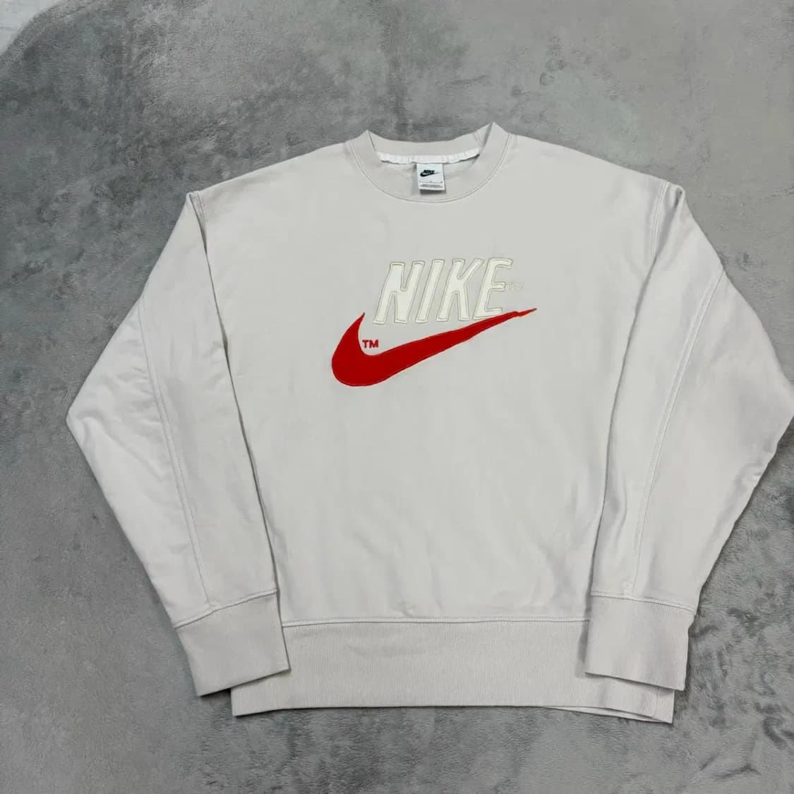 (새상품 급) 나이키 트렌트 크루 맨투맨 L 상품이미지2