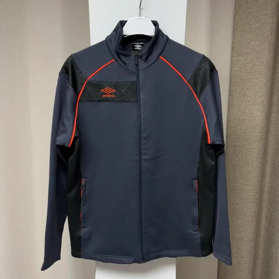 엄브로 트레이닝 집업 105 상품이미지4