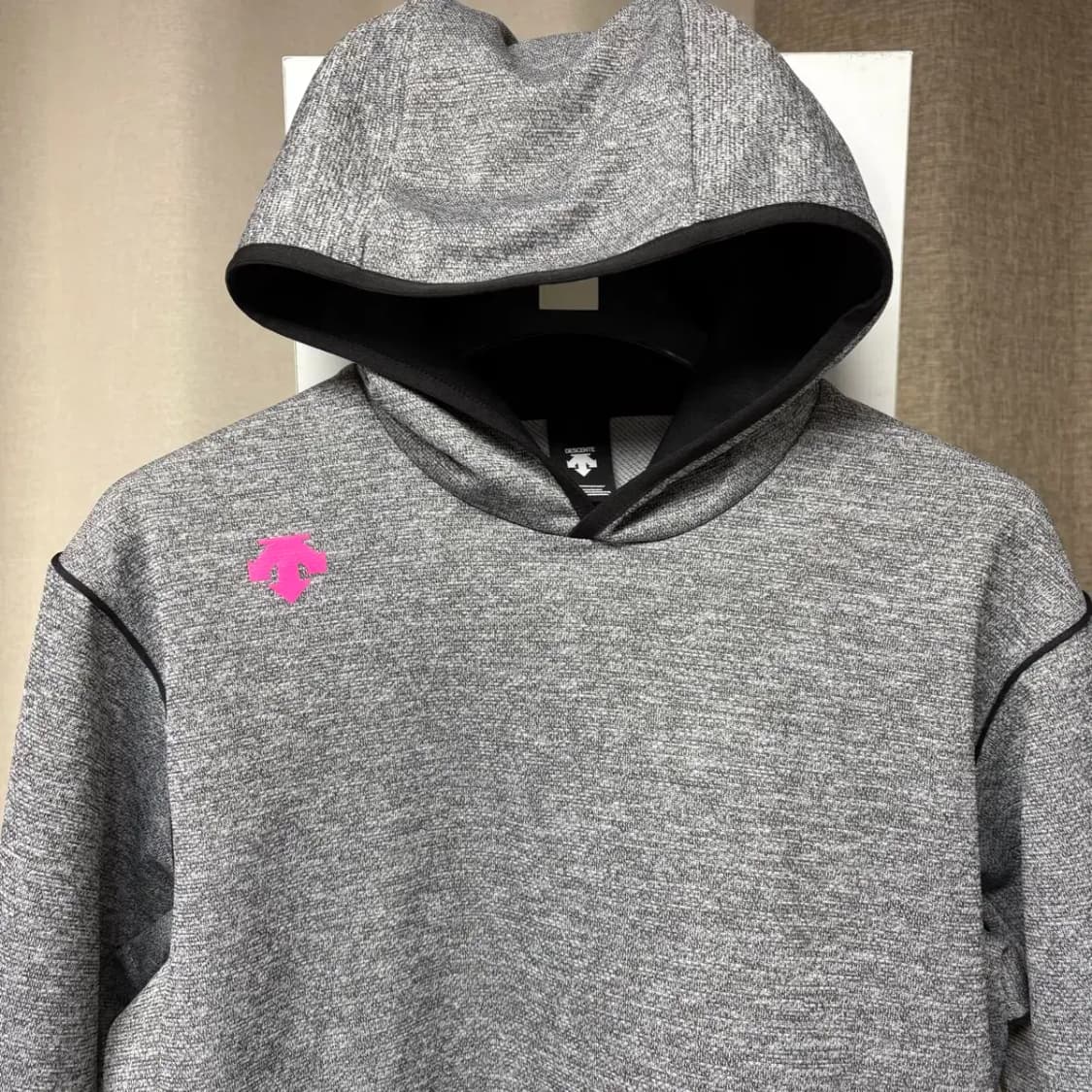 데상트 기능성 트레이닝 후드티 105 상품이미지3