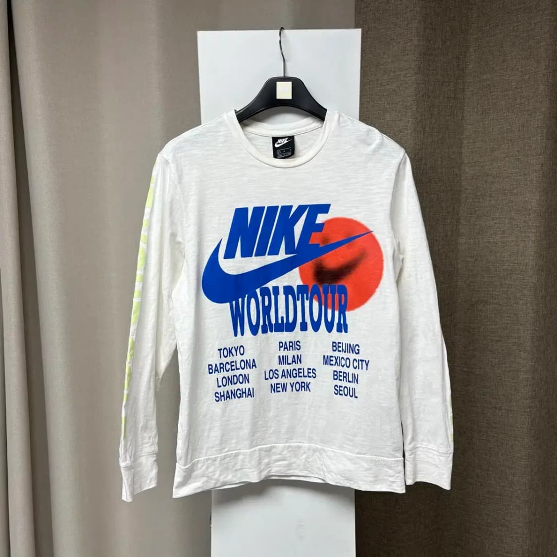 스투시 월드투어 맨투맨 M 상품이미지1