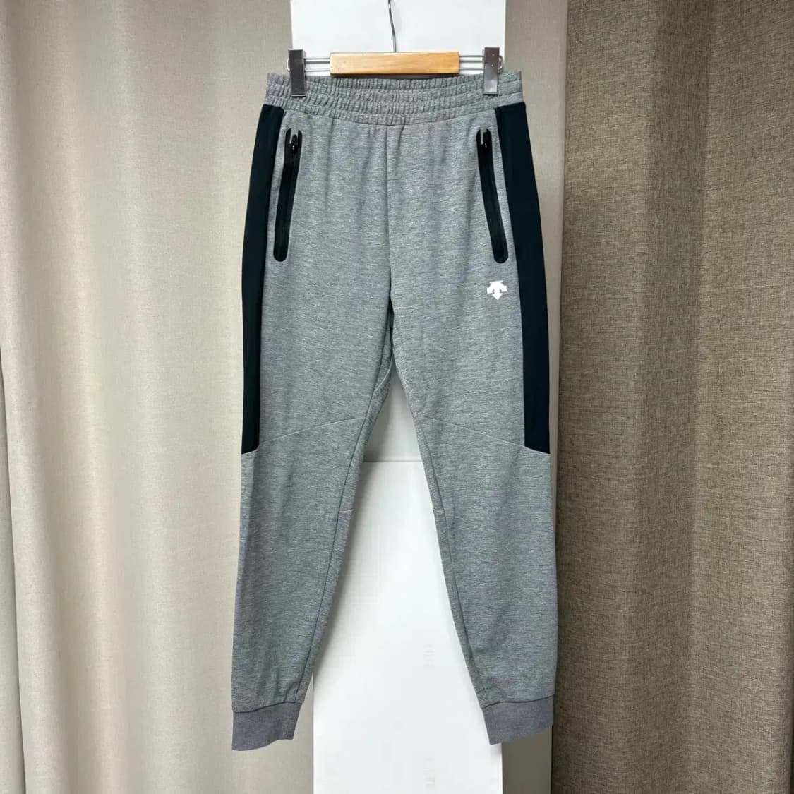 데상트 트레이닝 조거팬츠 M 상품이미지1