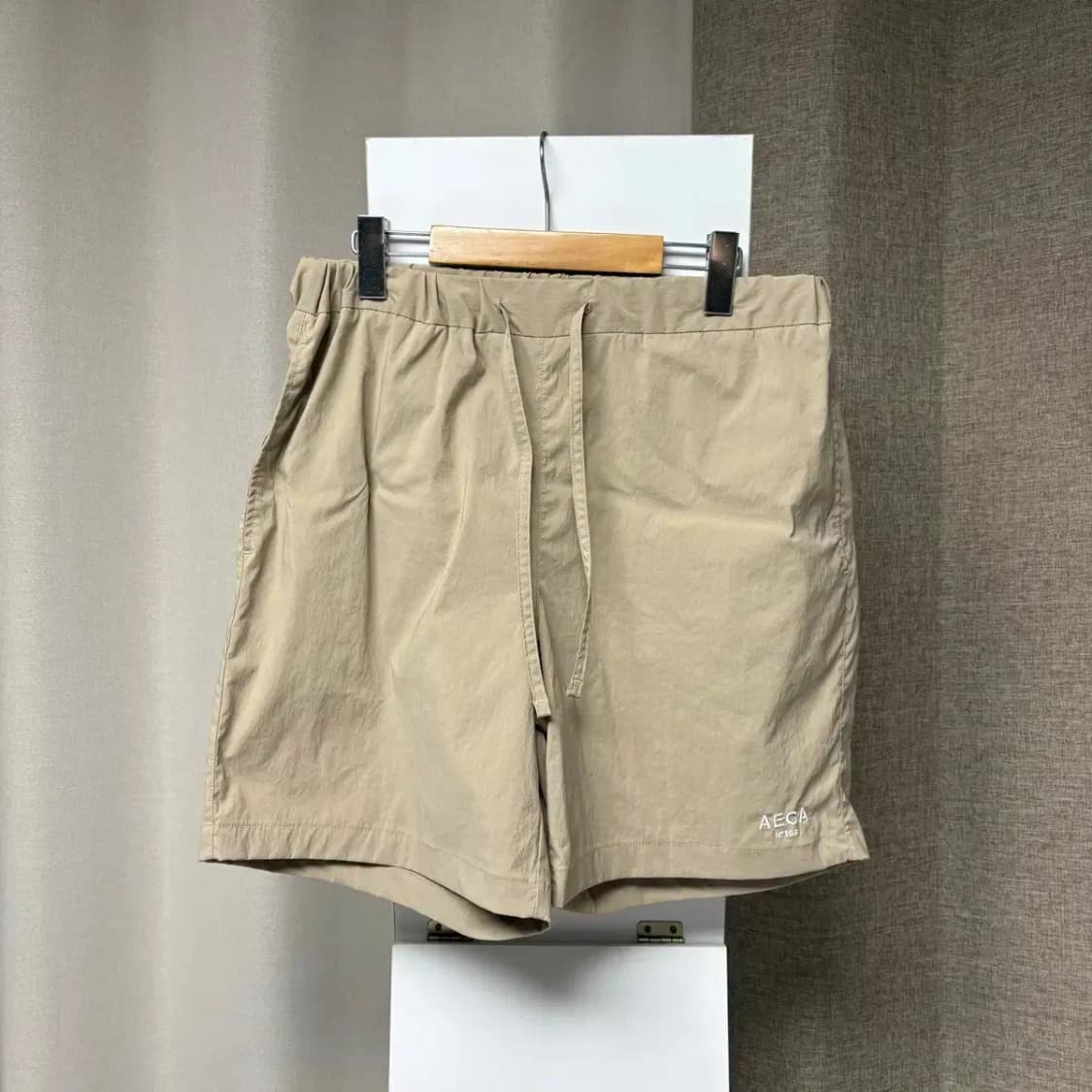 에이카화이트 우븐 반바지 4 사이즈 상품이미지1