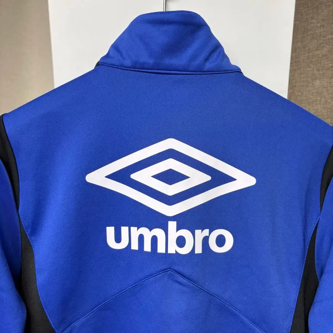 엄브로 트레이닝 집업 100 상품이미지5