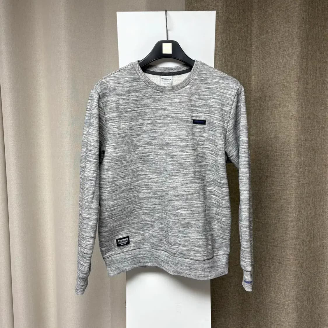 디스커버리 라운드 맨투맨 100 상품이미지1