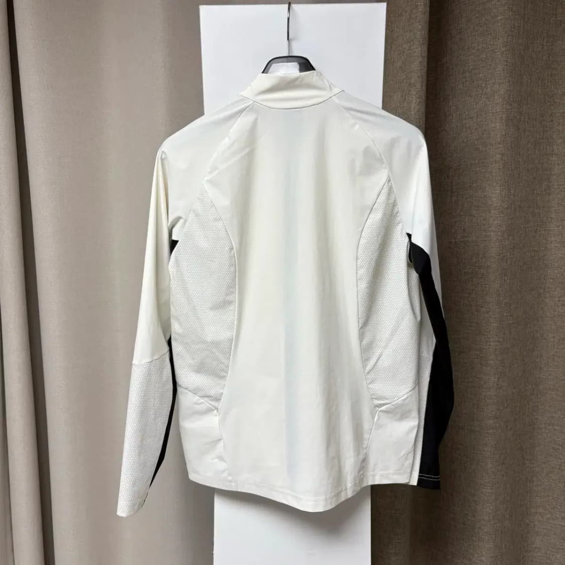 데상트 트라이애슬론 트레이닝 집업 100 상품이미지5