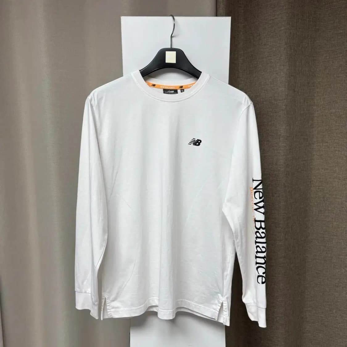 뉴발란스 라운드 롱슬리브 M 상품이미지1