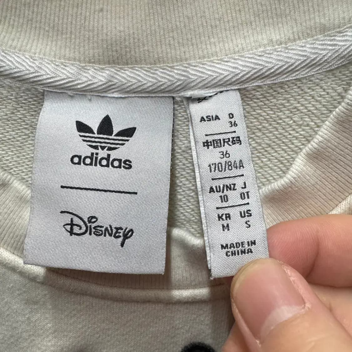아디다스 x 디즈니 맨투맨 M (미세 구멍) 상품이미지3