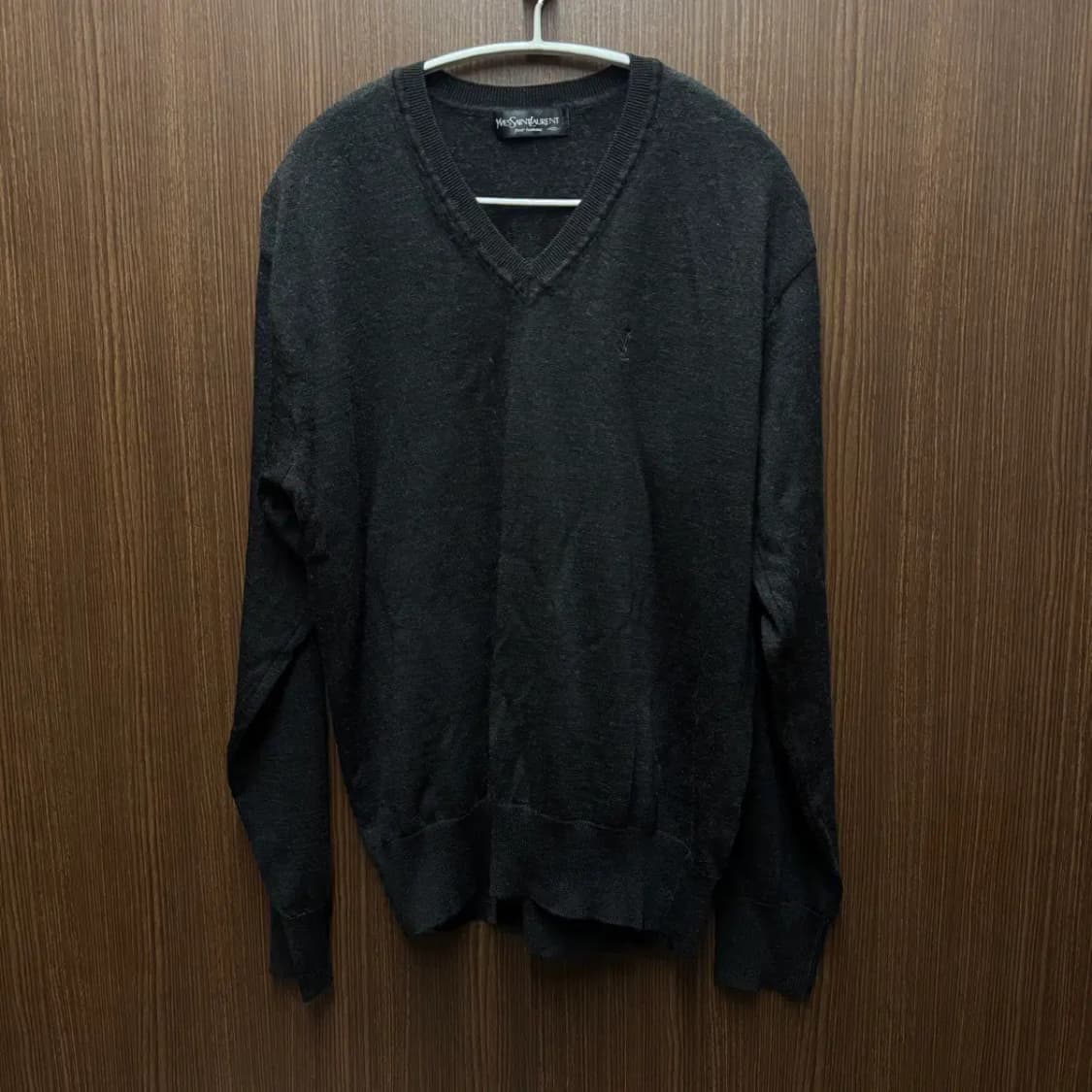 입생로랑 V넥 니트 100 상품이미지1