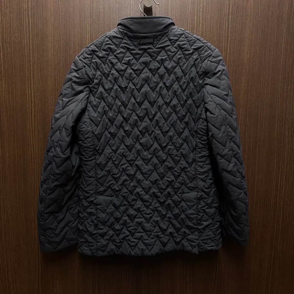 엠포리오 알마니 퀼팅 자켓 46 사이즈 상품이미지3