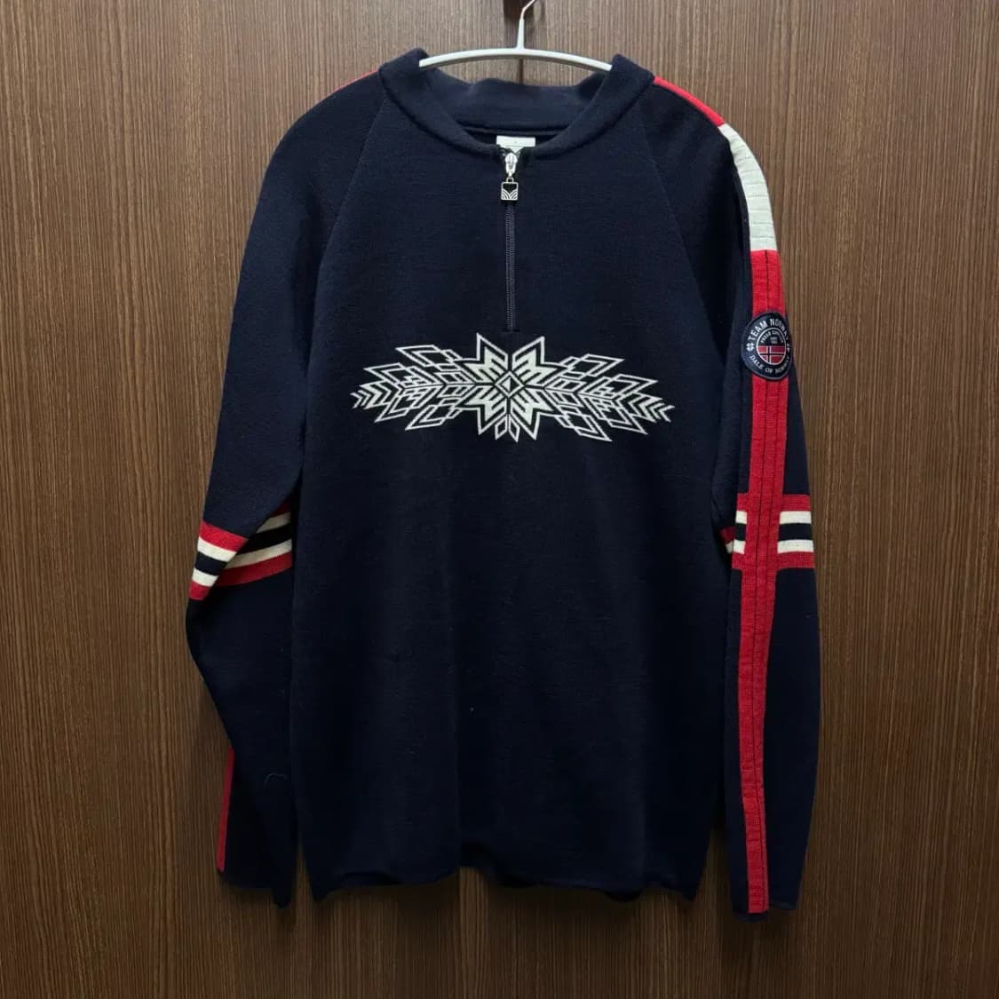 데일오브노르웨이 반집업 니트 L 상품이미지1