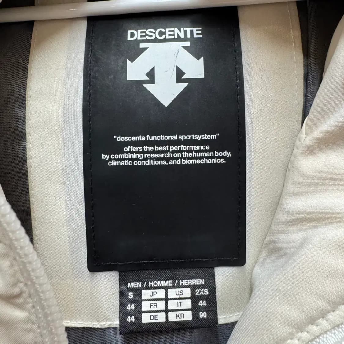 데상트 아우디 패딩 점퍼 S (오버핏) 상품이미지4