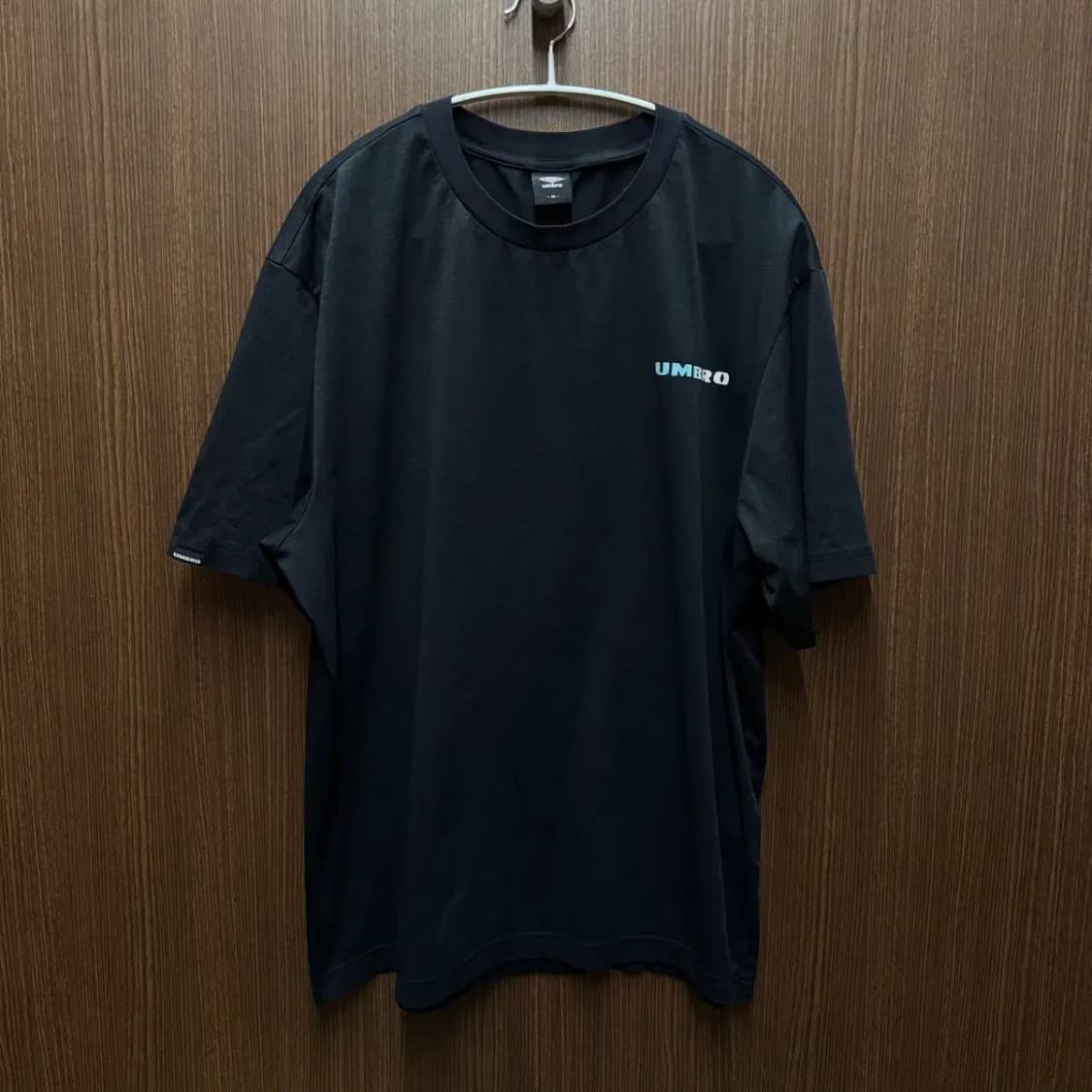 엄브로 라운드 반팔 105 상품이미지1