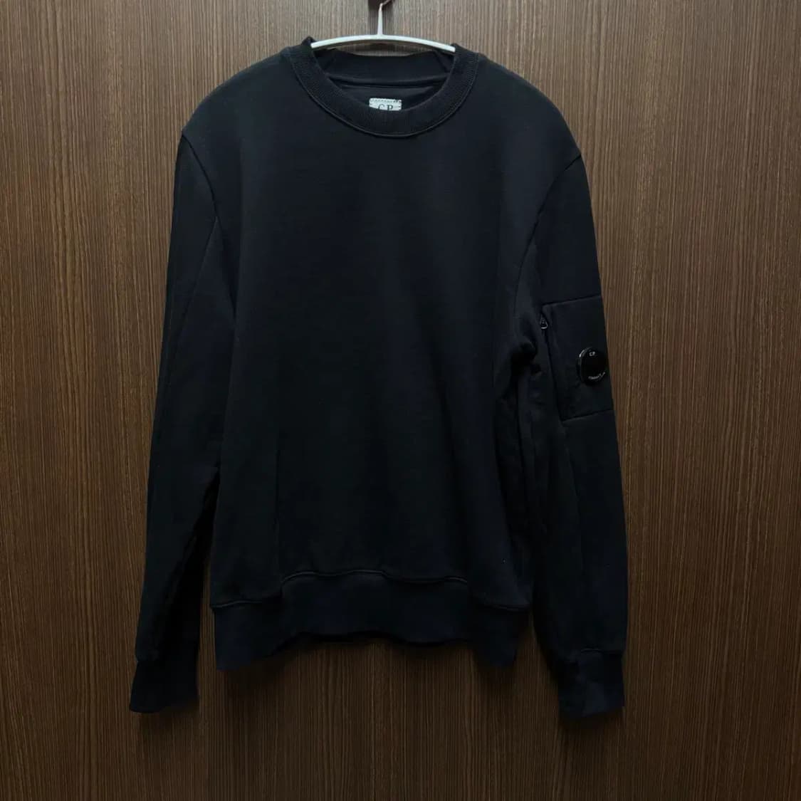 CP컴퍼니 렌즈 와펜 맨투맨 M 상품이미지1