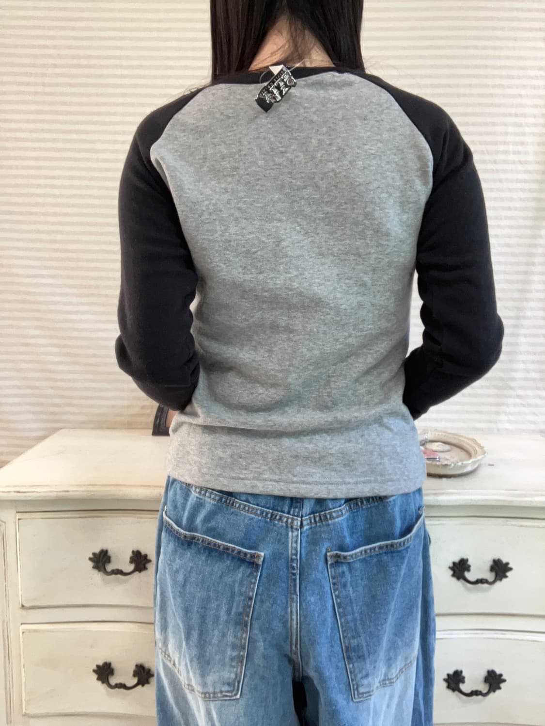 빈티지 블랙 그레이 배색 골드 레터링 맨투맨 y2k 스트릿 갸루 펑키 일 상품이미지3