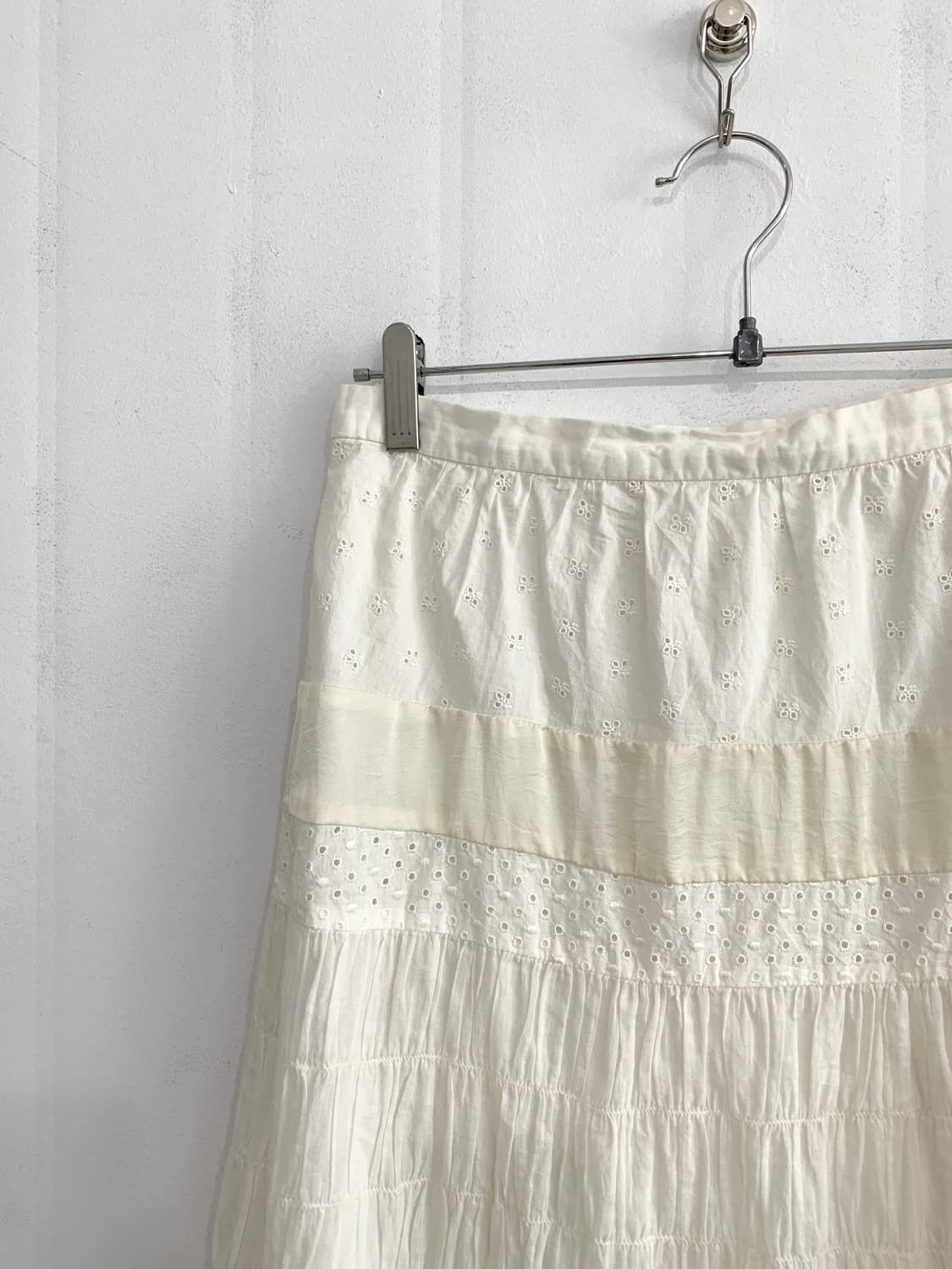 Ivory Embroidered Tiered Skirt 상품이미지8