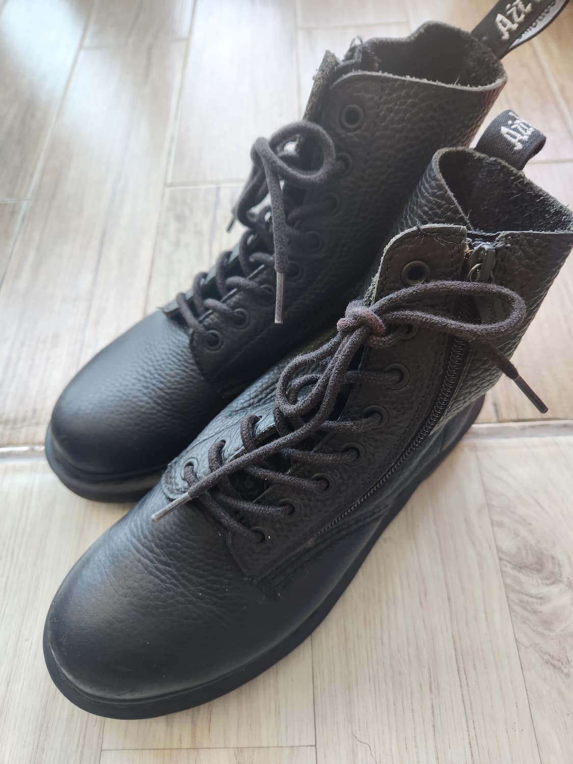 닥터마틴 1460 파스칼 집업 워커 (240) 상품이미지1