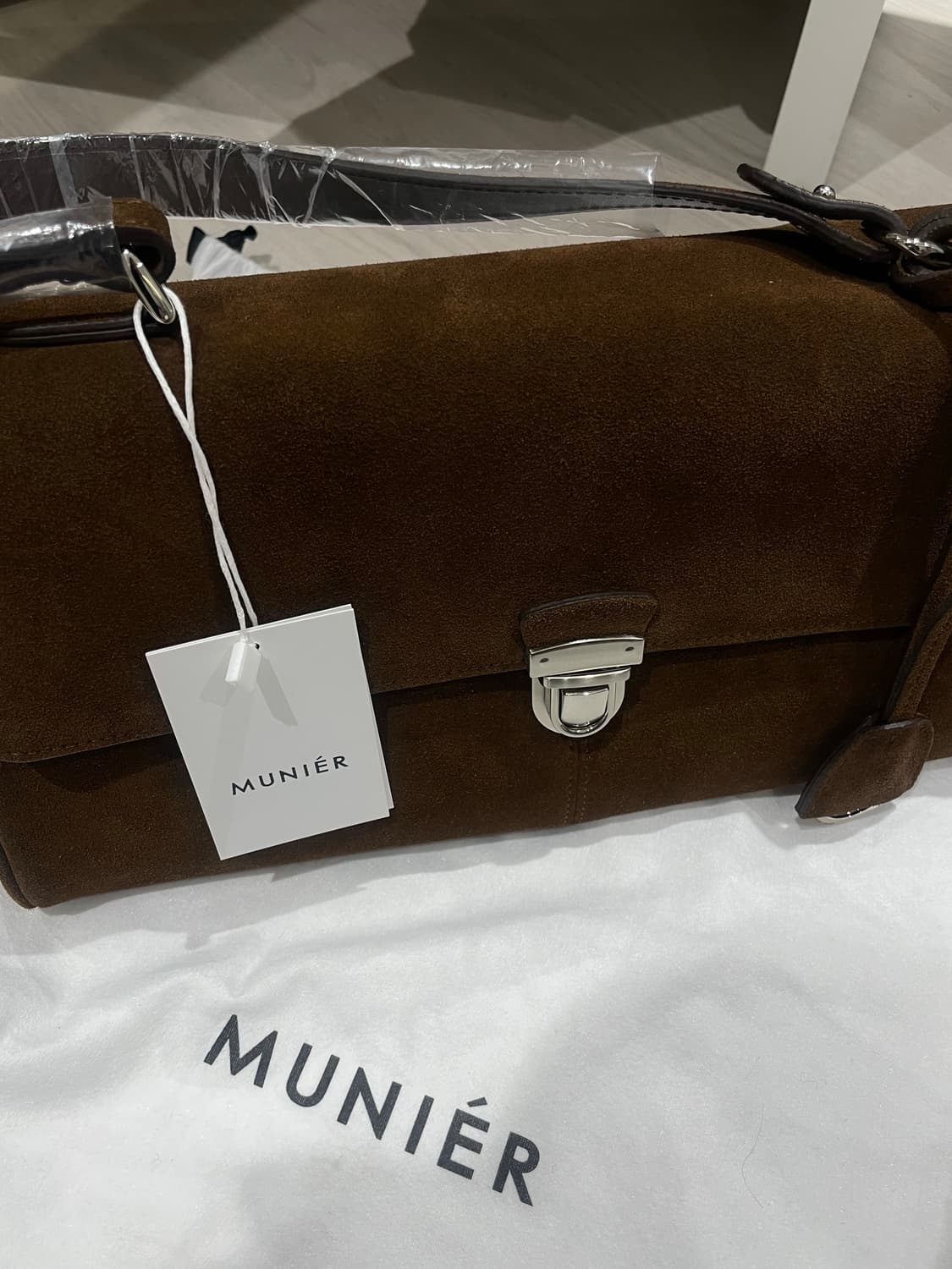 뮤니에 스웨이드 백 MILLO BAG SUEDE_BROWN 상품이미지6