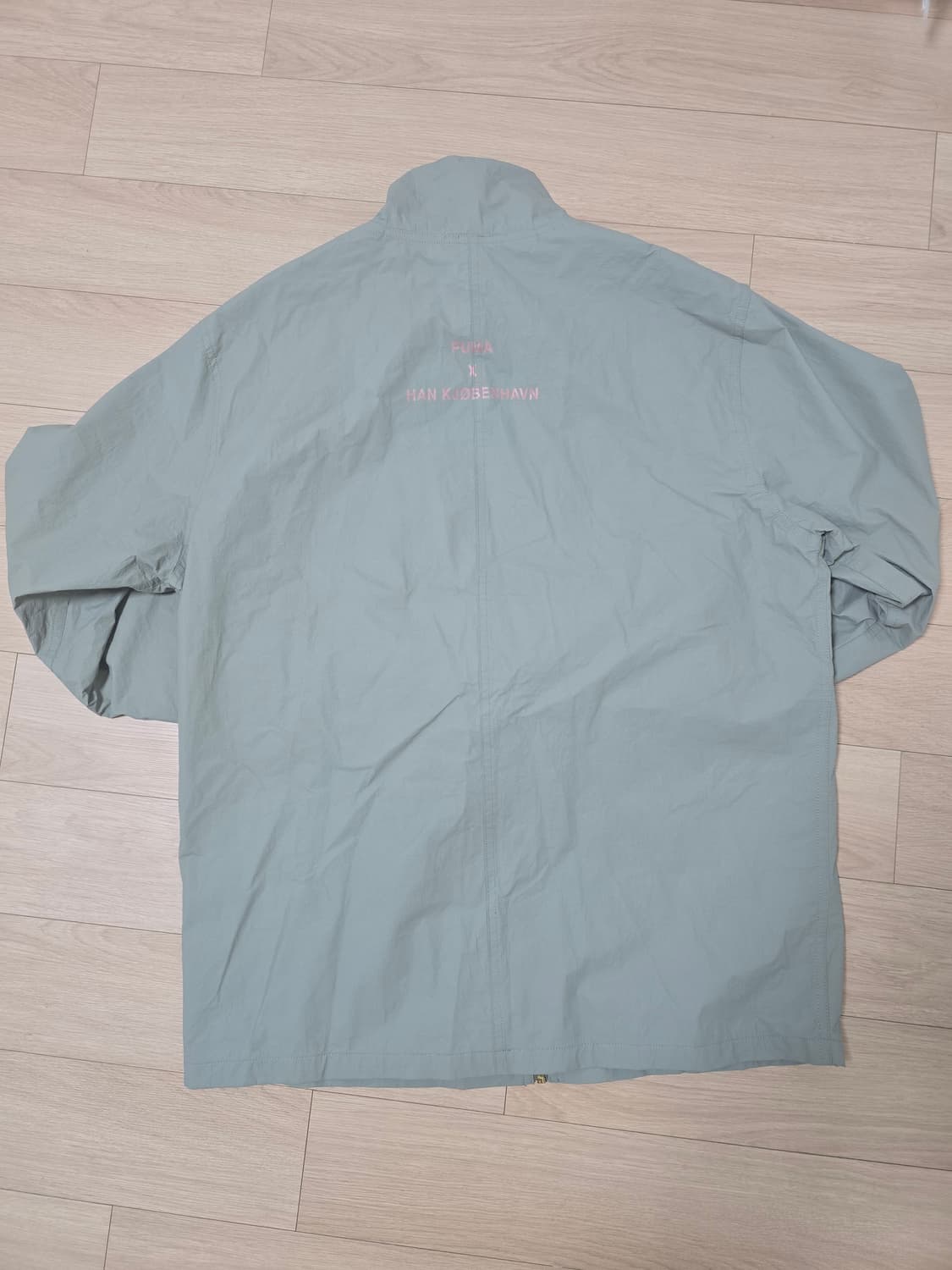 푸마 X 한코펜하겐 콜라보 바람막이 상품이미지5