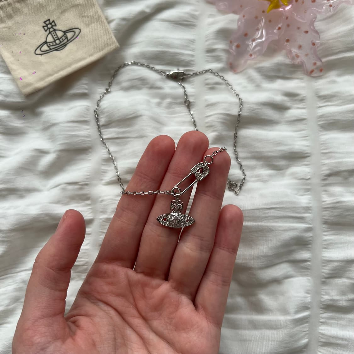 비비안웨스트우드 세이프티 핀 펜던트 목걸이 상품이미지4