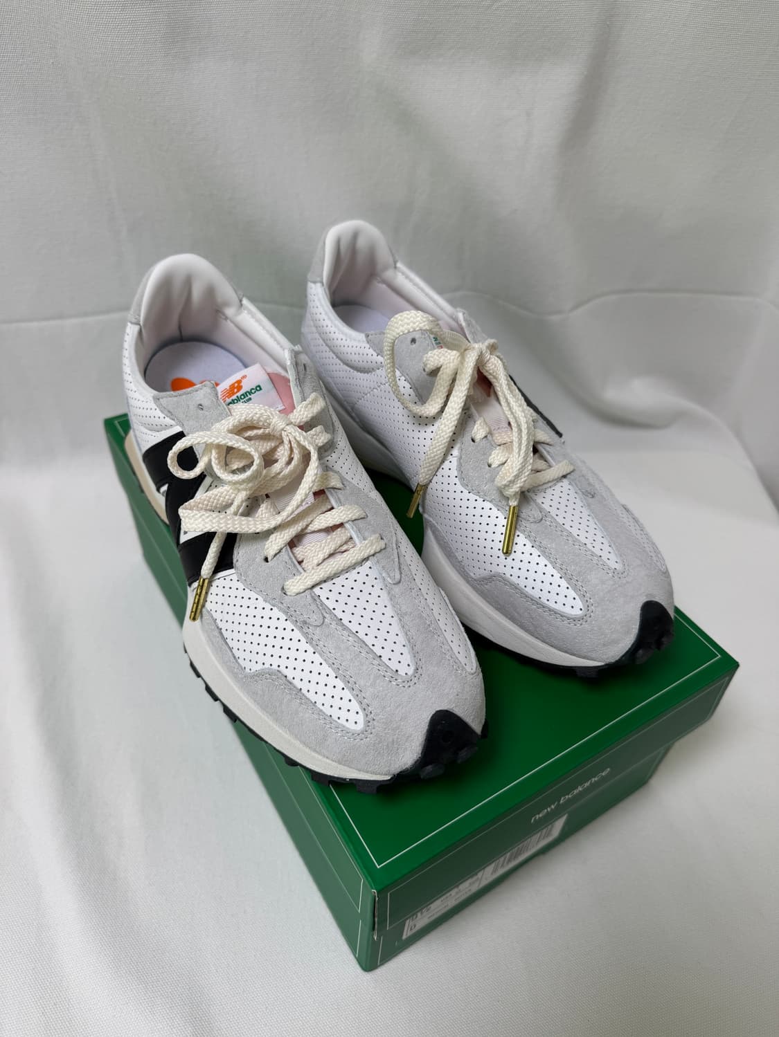 뉴발란스 카사블랑카 327 US9.5 상품이미지1