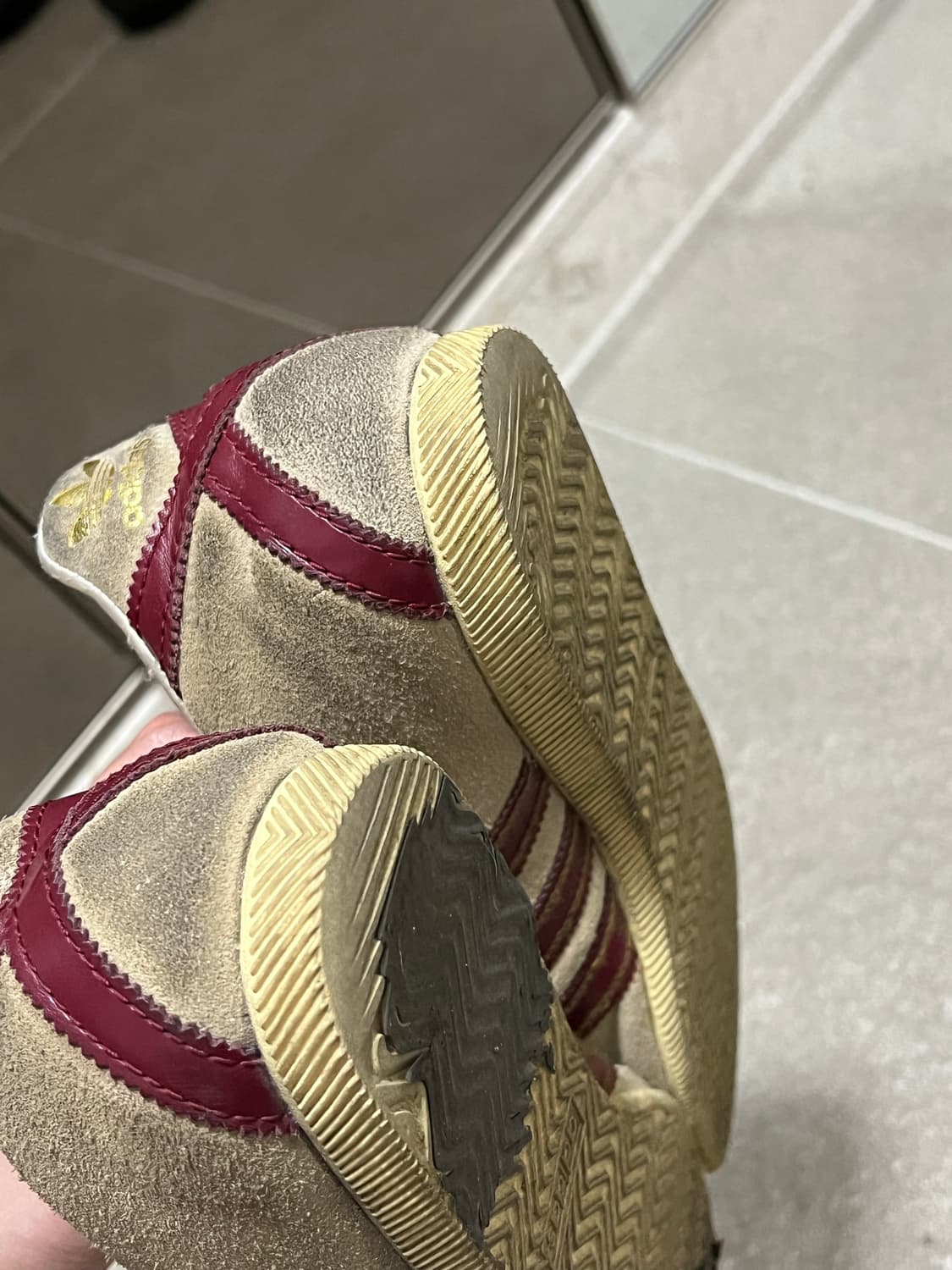 아디다스 웨일즈보너 재팬 슈즈 카드보드 버건디 상품이미지4