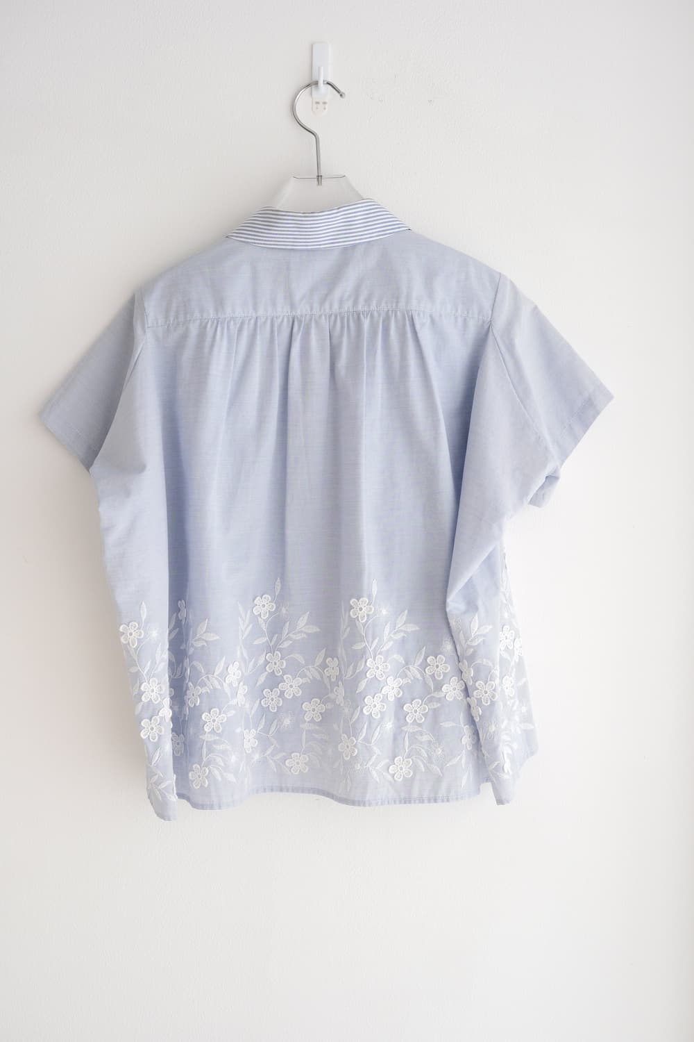 Flower embroidered stripe top 상품이미지9