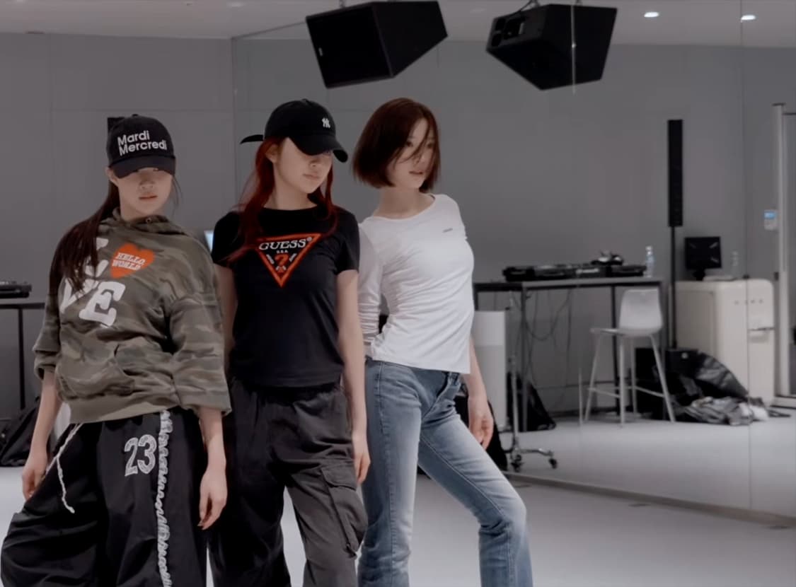 에트오소메 Back See-Through Print Long Sleeve 상품이미지3