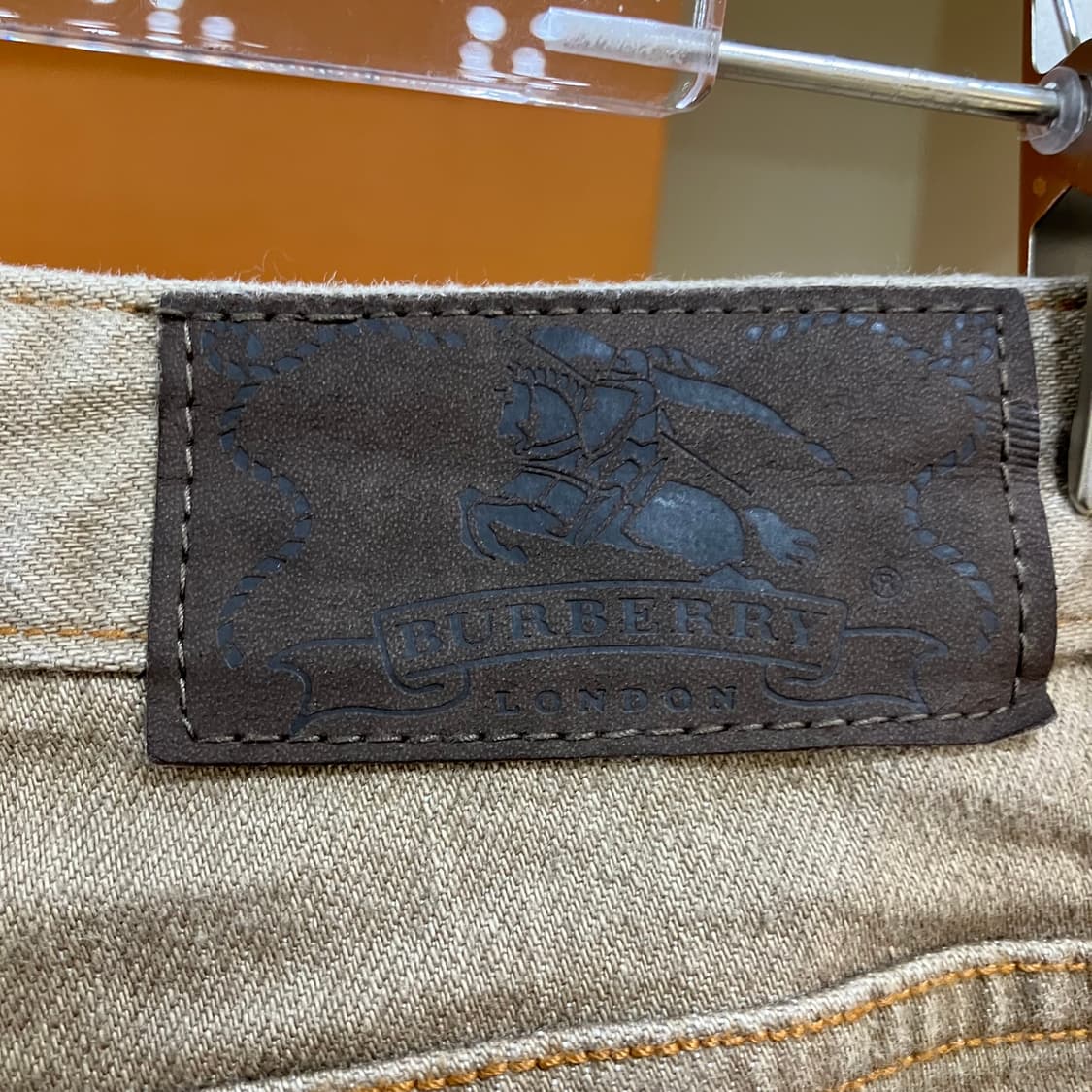 버버리 베이지 스트레이트 코튼 팬츠 36 상품이미지4