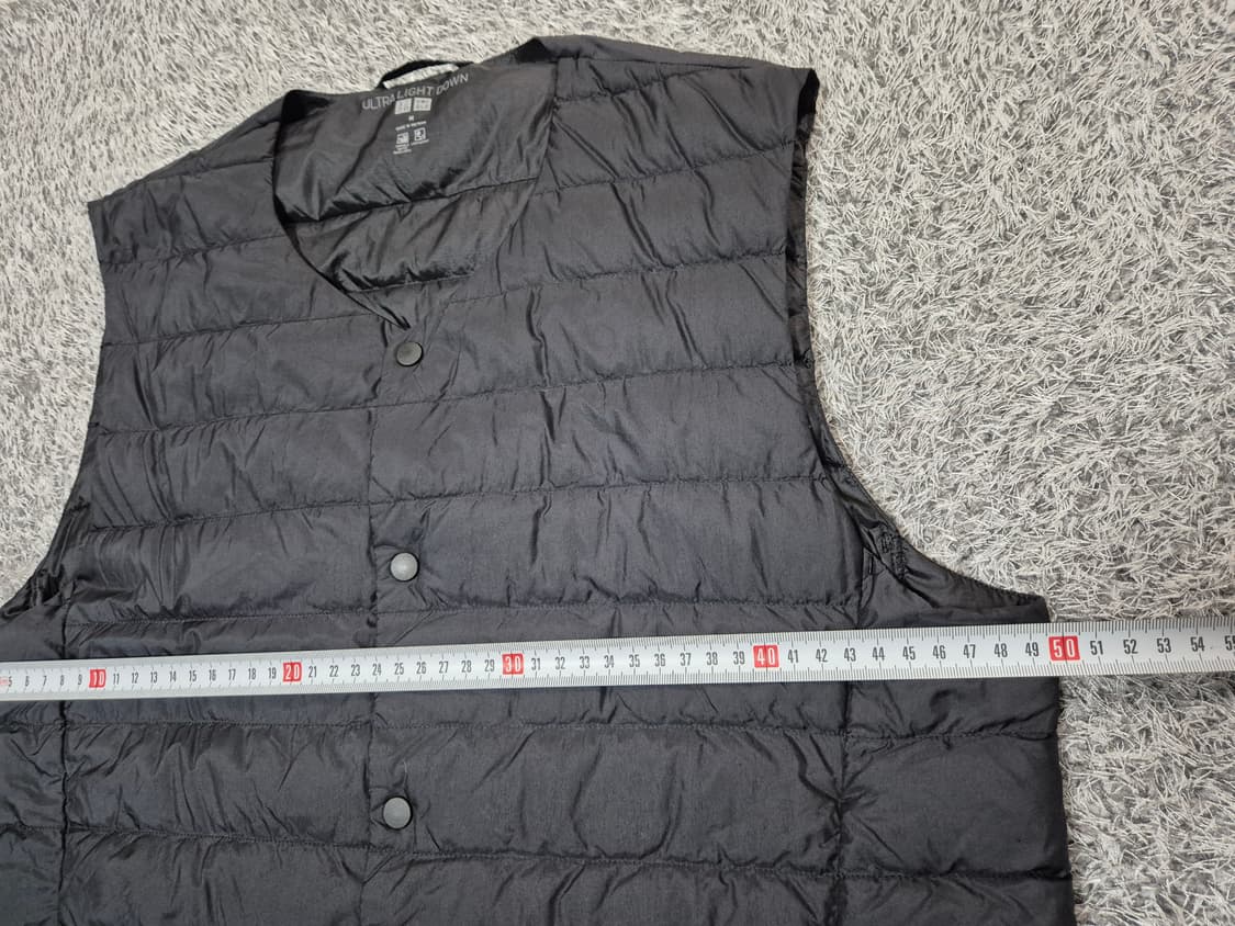 유니클로 남성 울트라라이트 다운조끼 M 상품이미지8