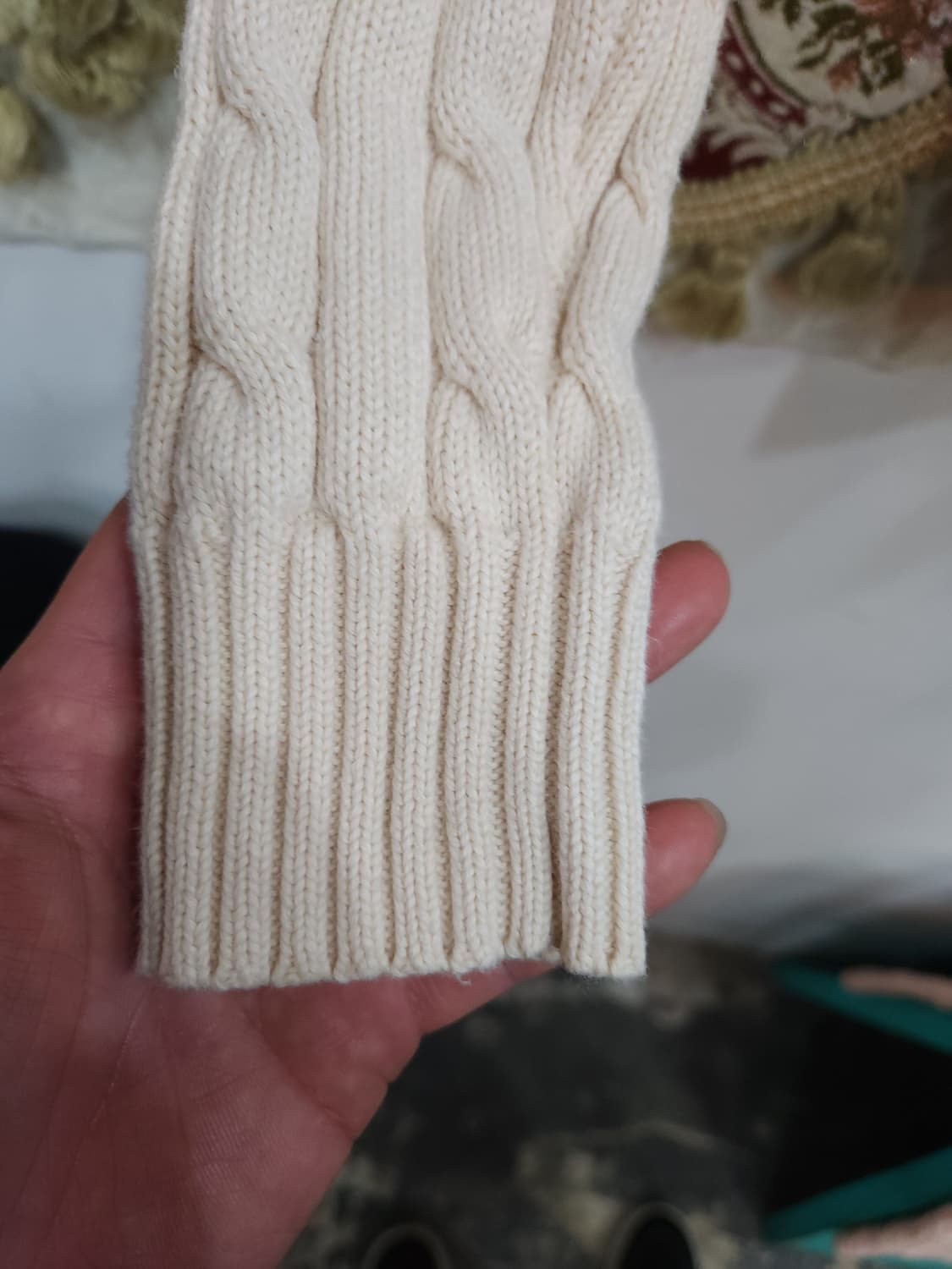 폴로 랄프로렌 연베이지 브이넥 꽈배기 코튼 니트

 상품이미지4