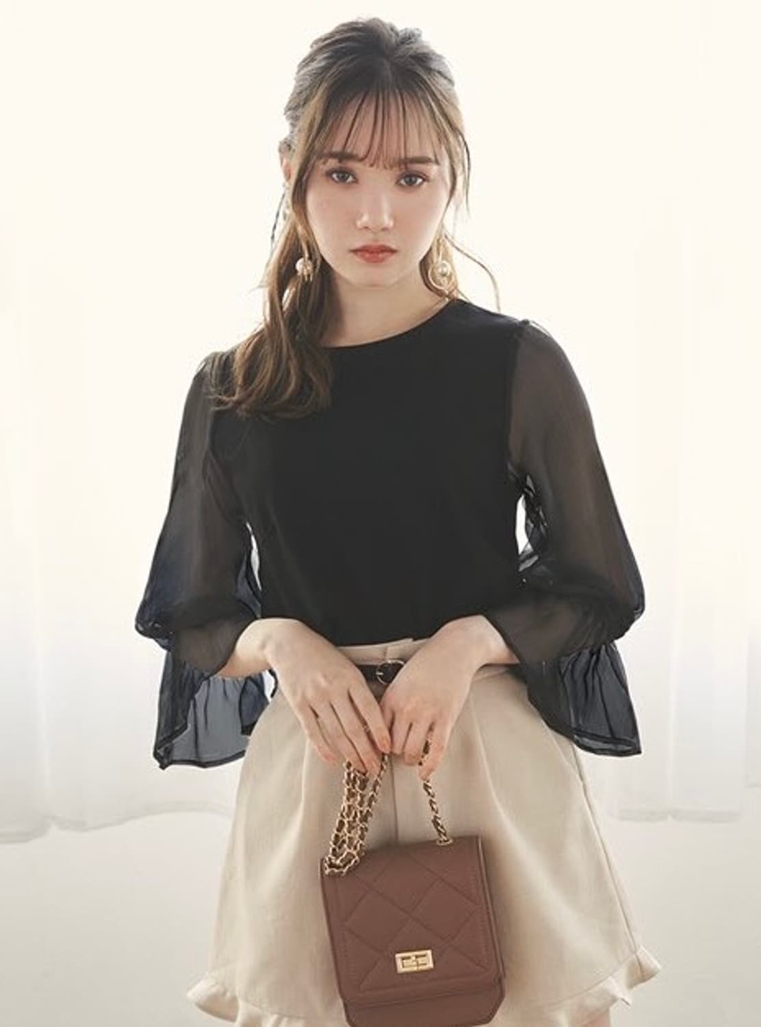 grl 블랙 프릴 쉬폰 블라우스 /스나계 오피스룩 하객룩 양산형 양지뢰 상품이미지3