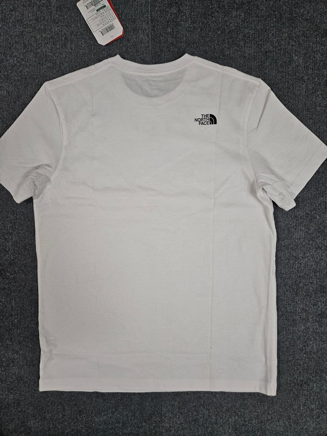 노스페이스 데이 눕시 화이트 반팔 라운드티(급처) 상품이미지3