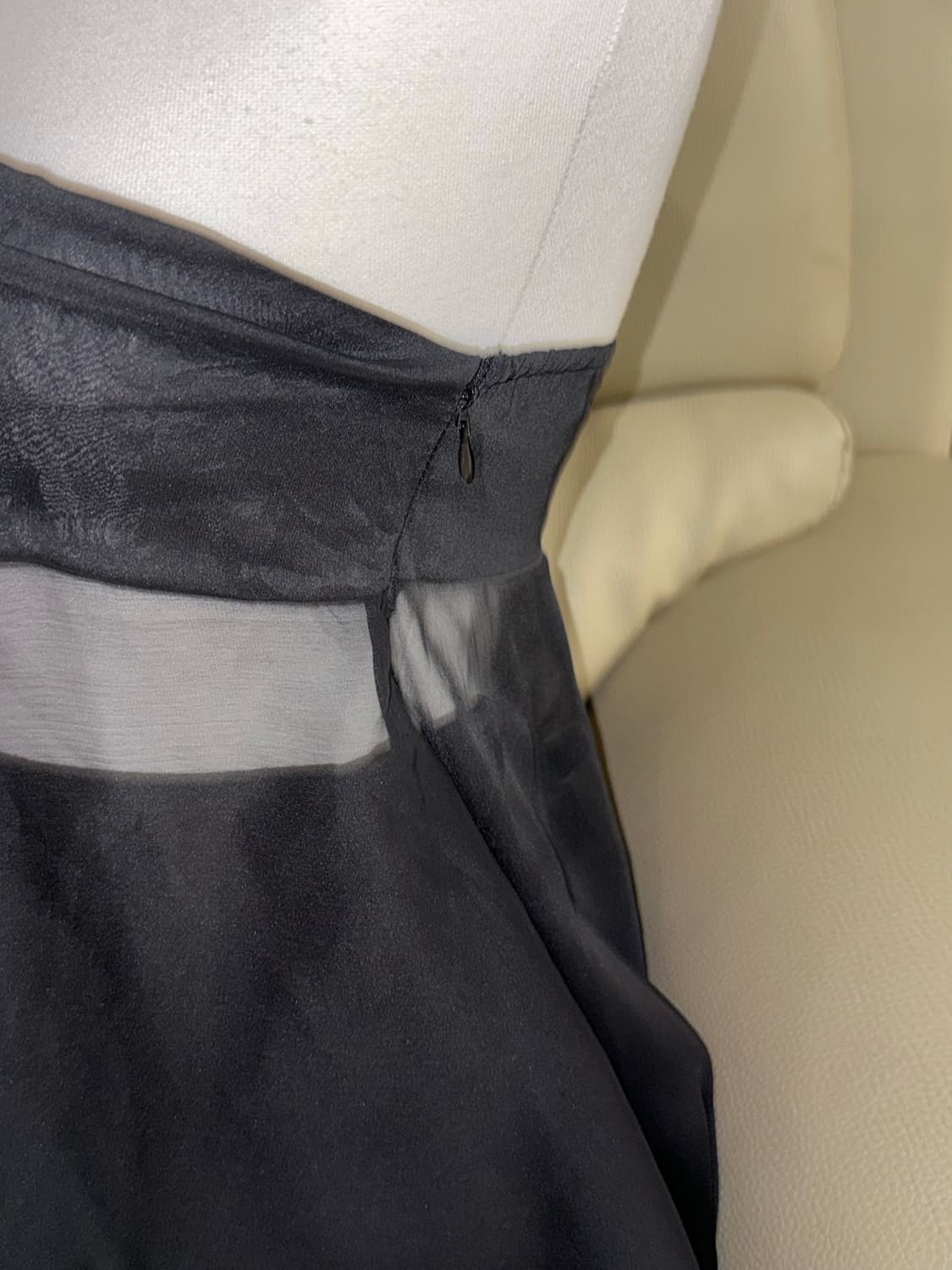 unbalance cutting halter-neck top 상품이미지3