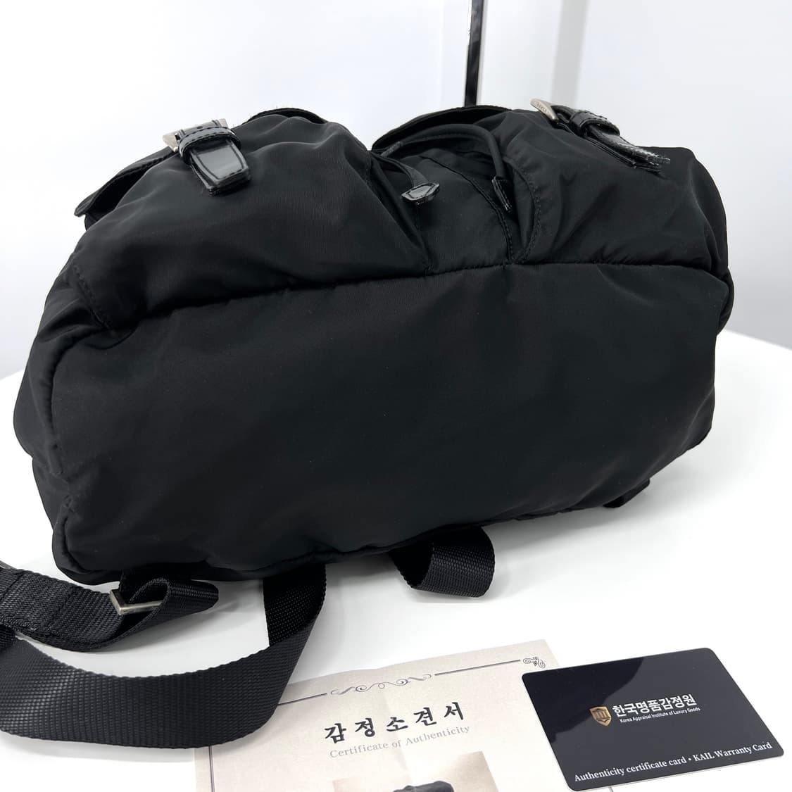 [감정완료] 프라다 삼각로고 나일론 백팩 블랙 미듐 상품이미지7