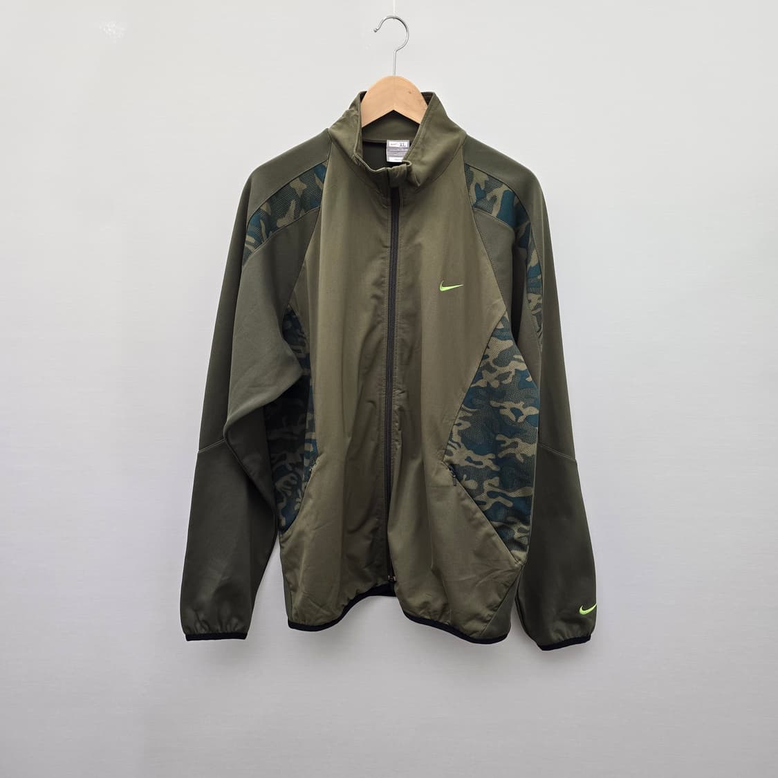 나이키 카모플라쥬 바람막이 자켓 XL 상품이미지1