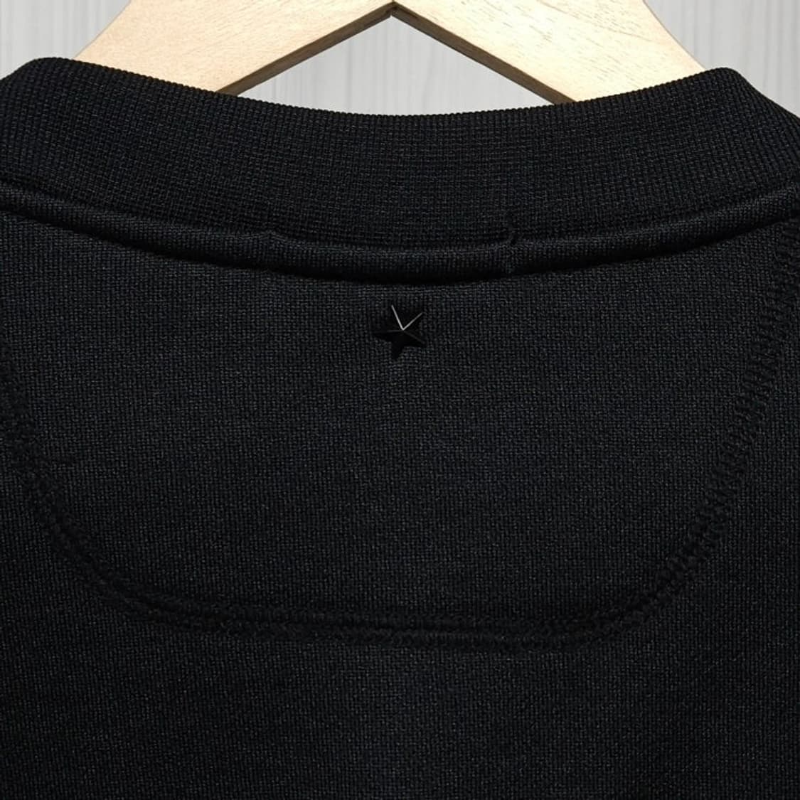 100~105)JILLSTUART 질스튜어트 뉴욕 성조기 맨투맨 블랙 상품이미지5