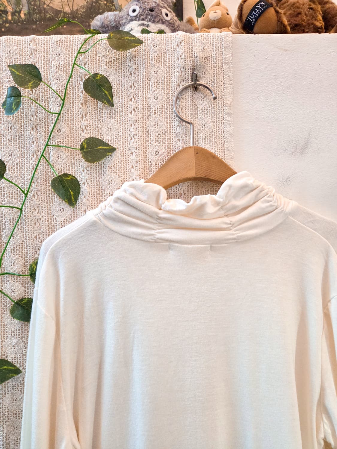 밑단 체크 배색 목폴라 슬리브 상품이미지5