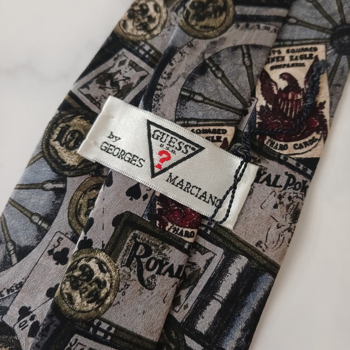 게스 실크 그레이 빈티지 카드 패턴 넥타이 10cm A+등급 A19107 상품이미지6
