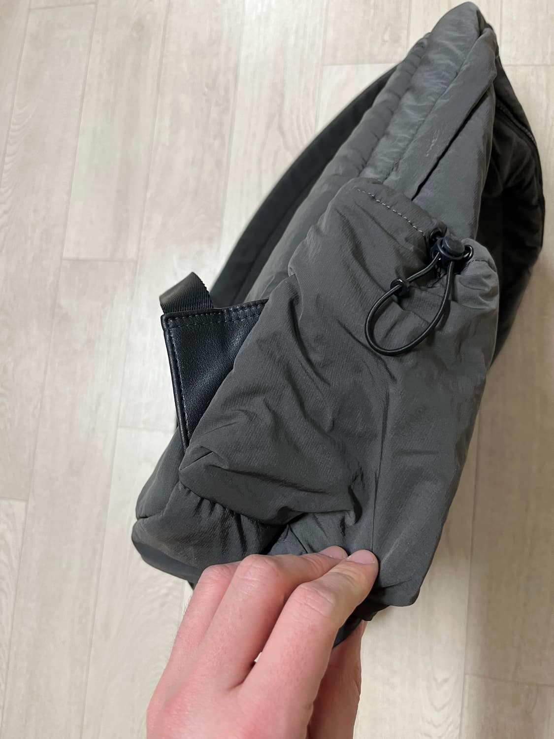 [OS] 커스텀멜로우 패디드 백팩 그레이 상품이미지4