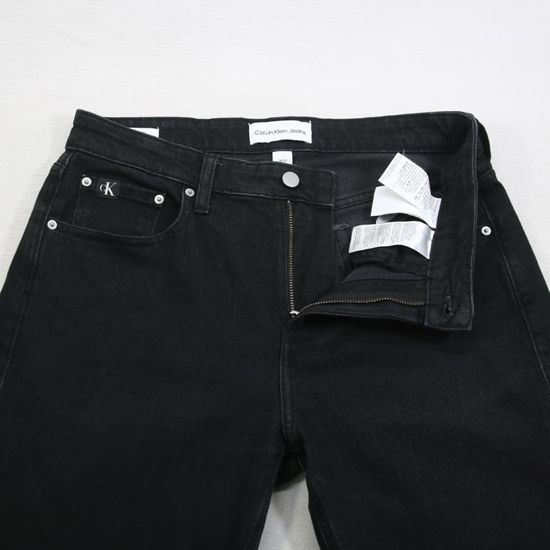 (착용컷) Calvin Klein Jeans 블랙 진 (남성용 31.5) 상품이미지6