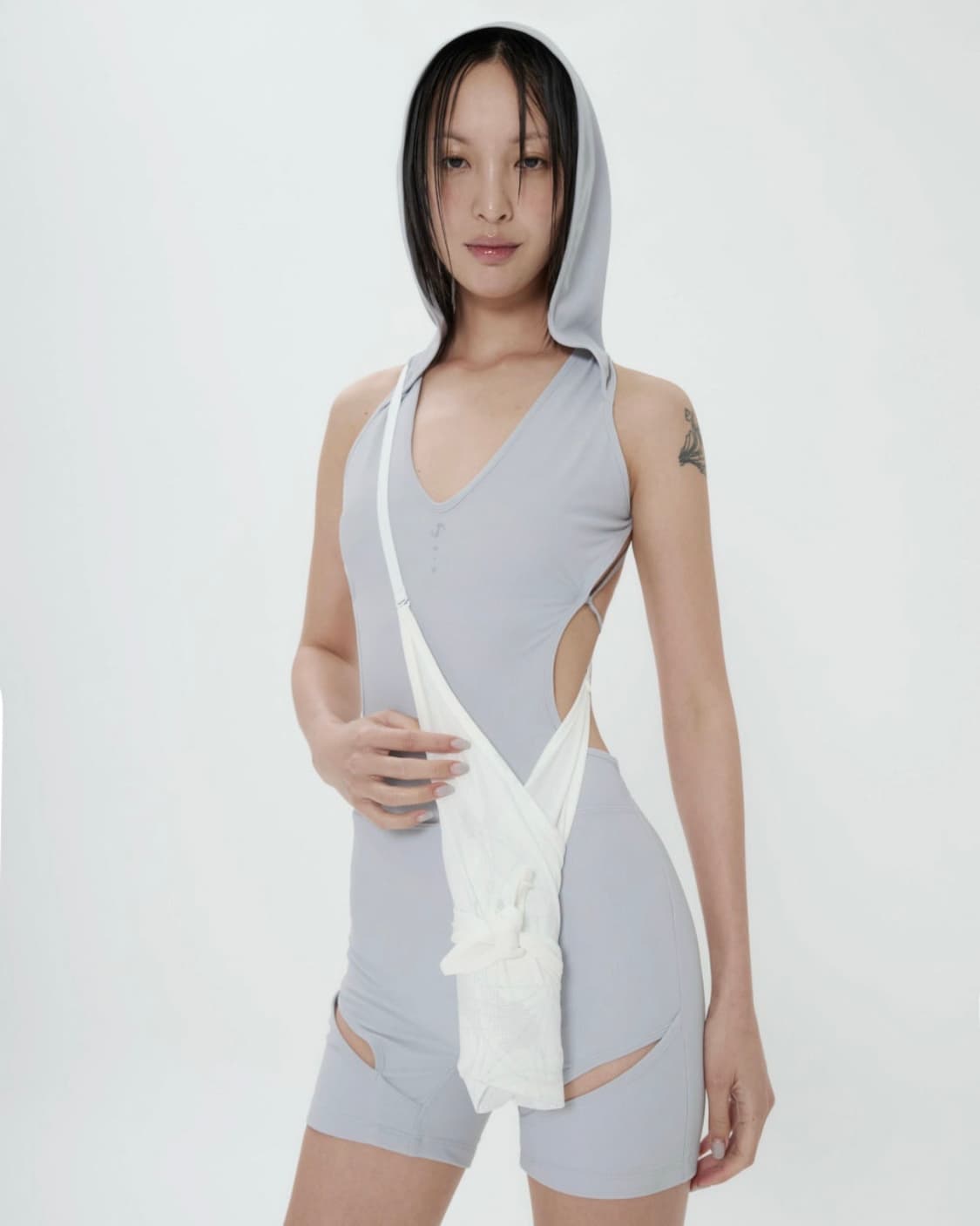 OJOS 슬릿 후드 모노키니 그레이 1  상품이미지4